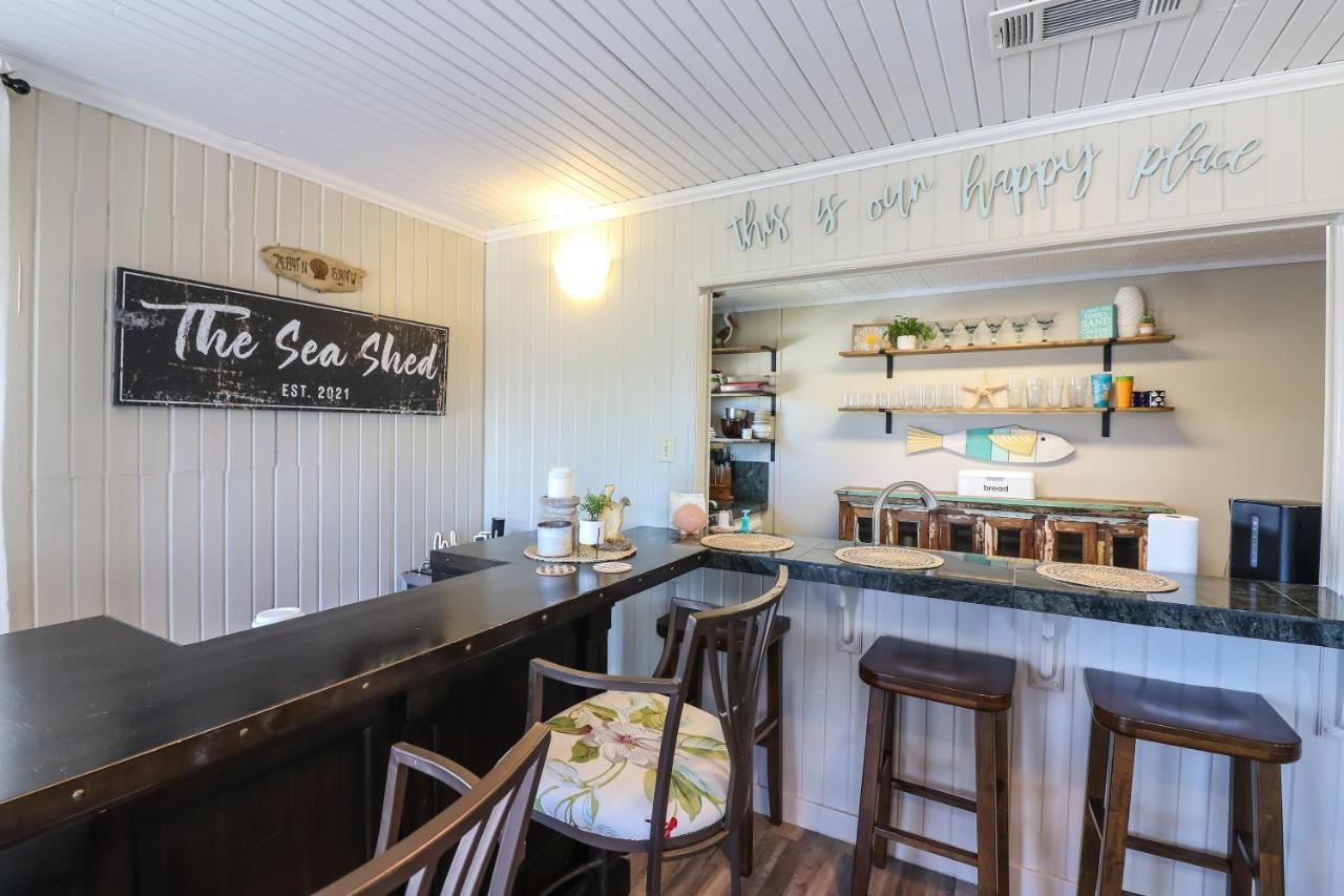 One-Of-A-Kind Beach Home With Lounge Bar Game Room 갤버스턴 외부 사진
